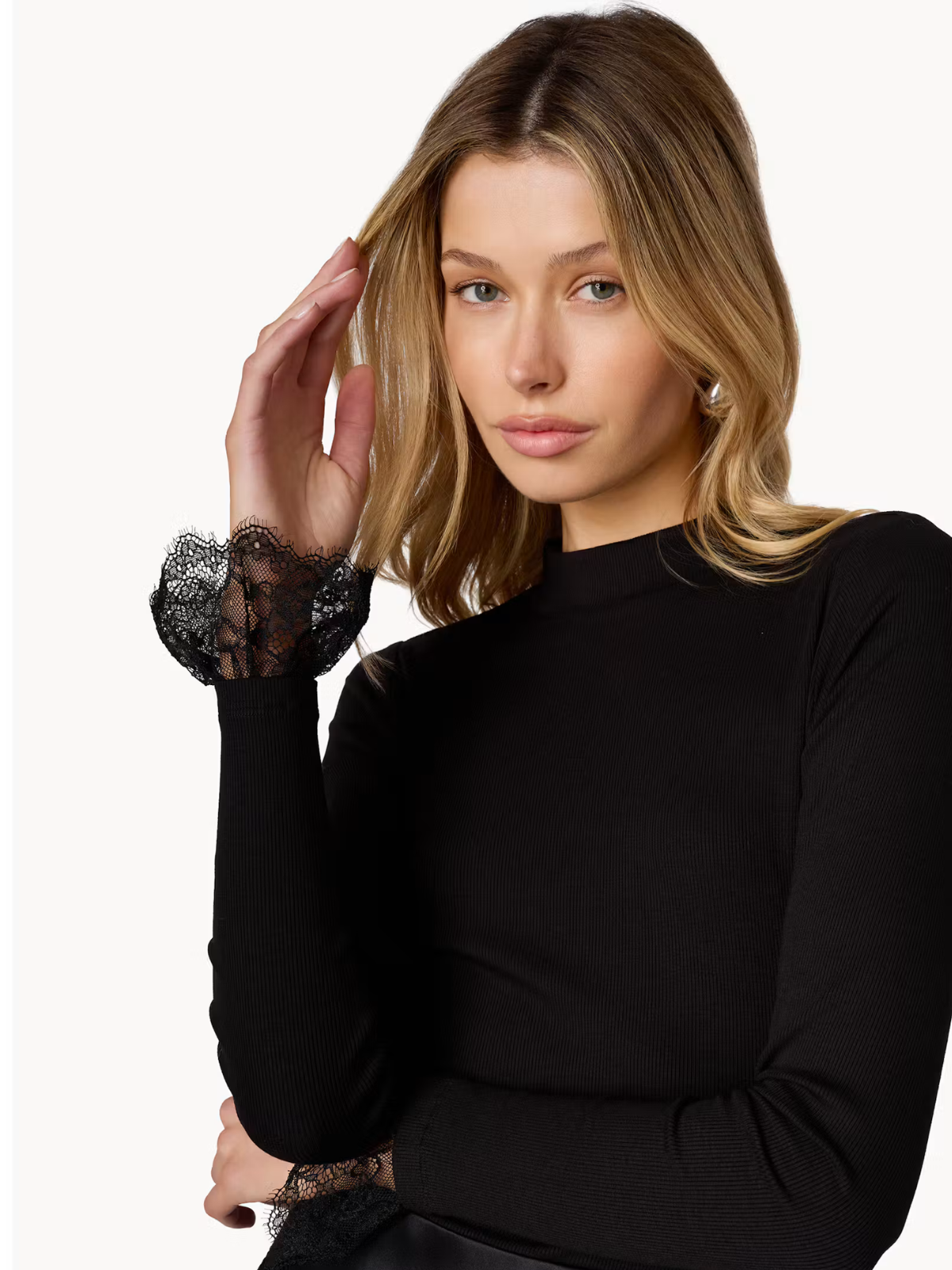 Cordelia Turtleneck Top - Cami - H26-T12