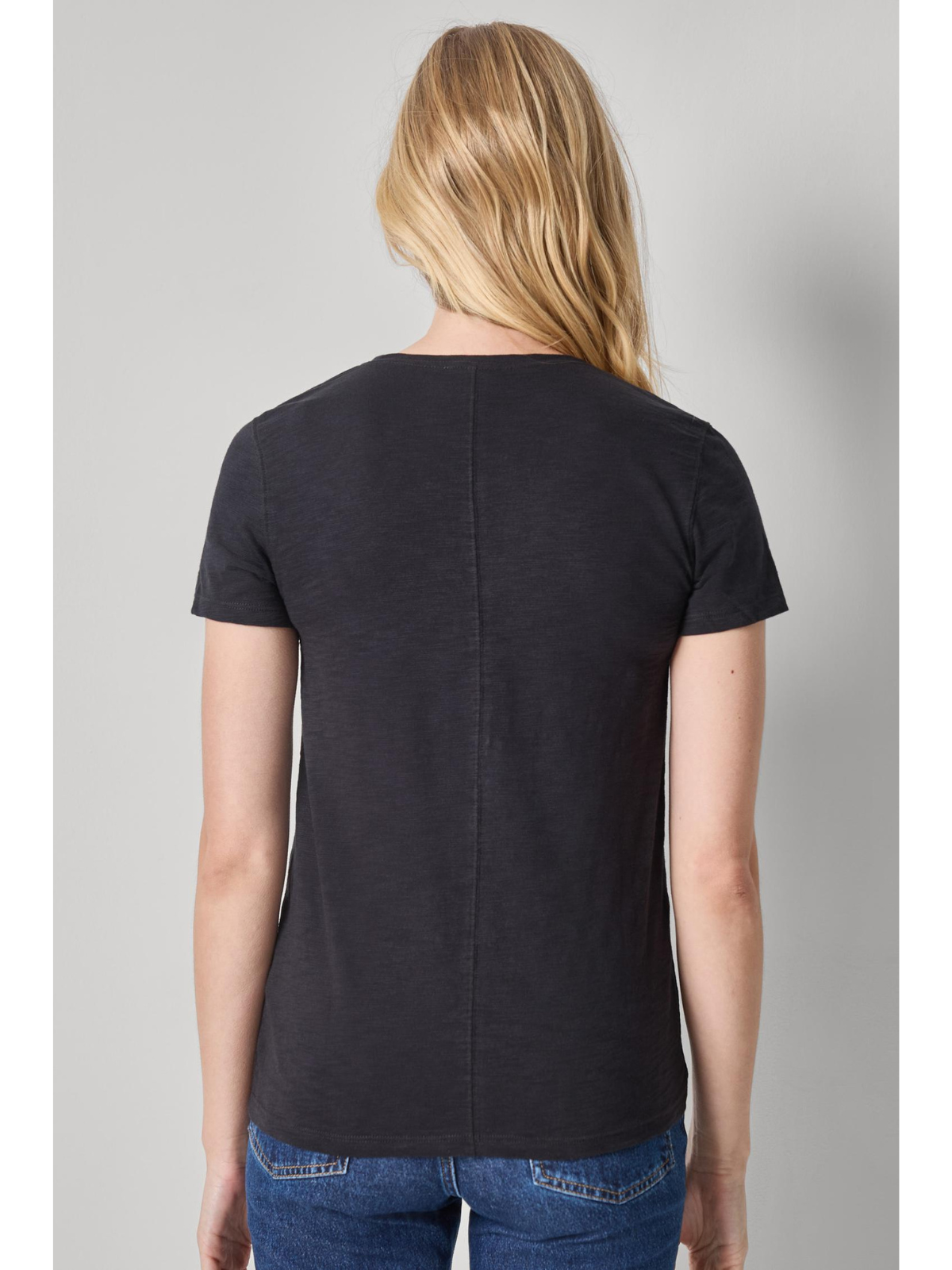 V-Neck Short Sleeve Back Seam Tee