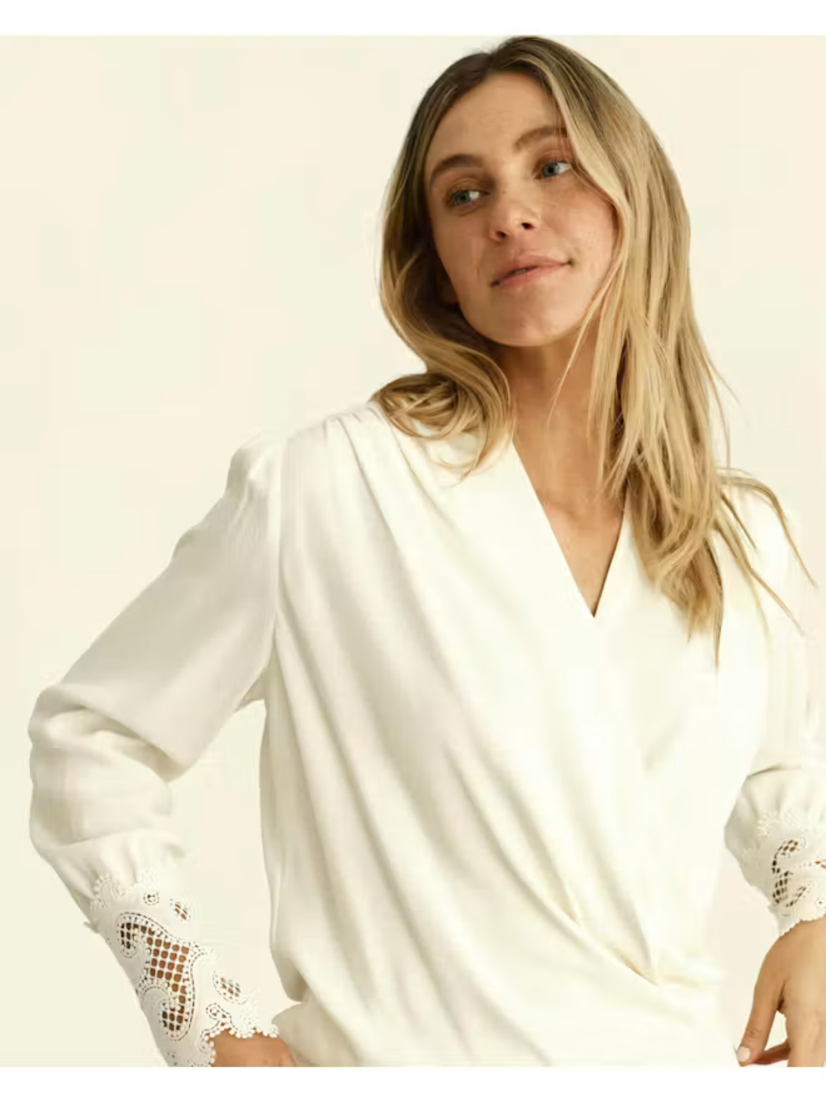 Ruby Crepe Surplice Top_Cartolina_HO262042T
